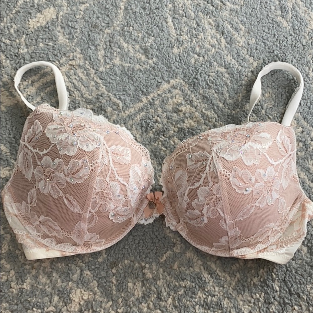Victoria’s Secret body by Victoria push-up bra 36d